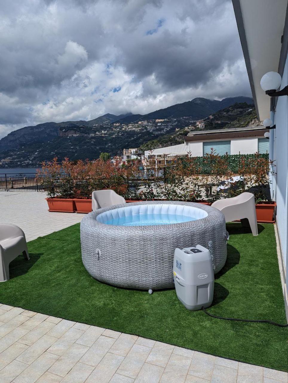 Piccolo Appartamento Con Grande Terrazzo Panoramico Maiori Exterior foto