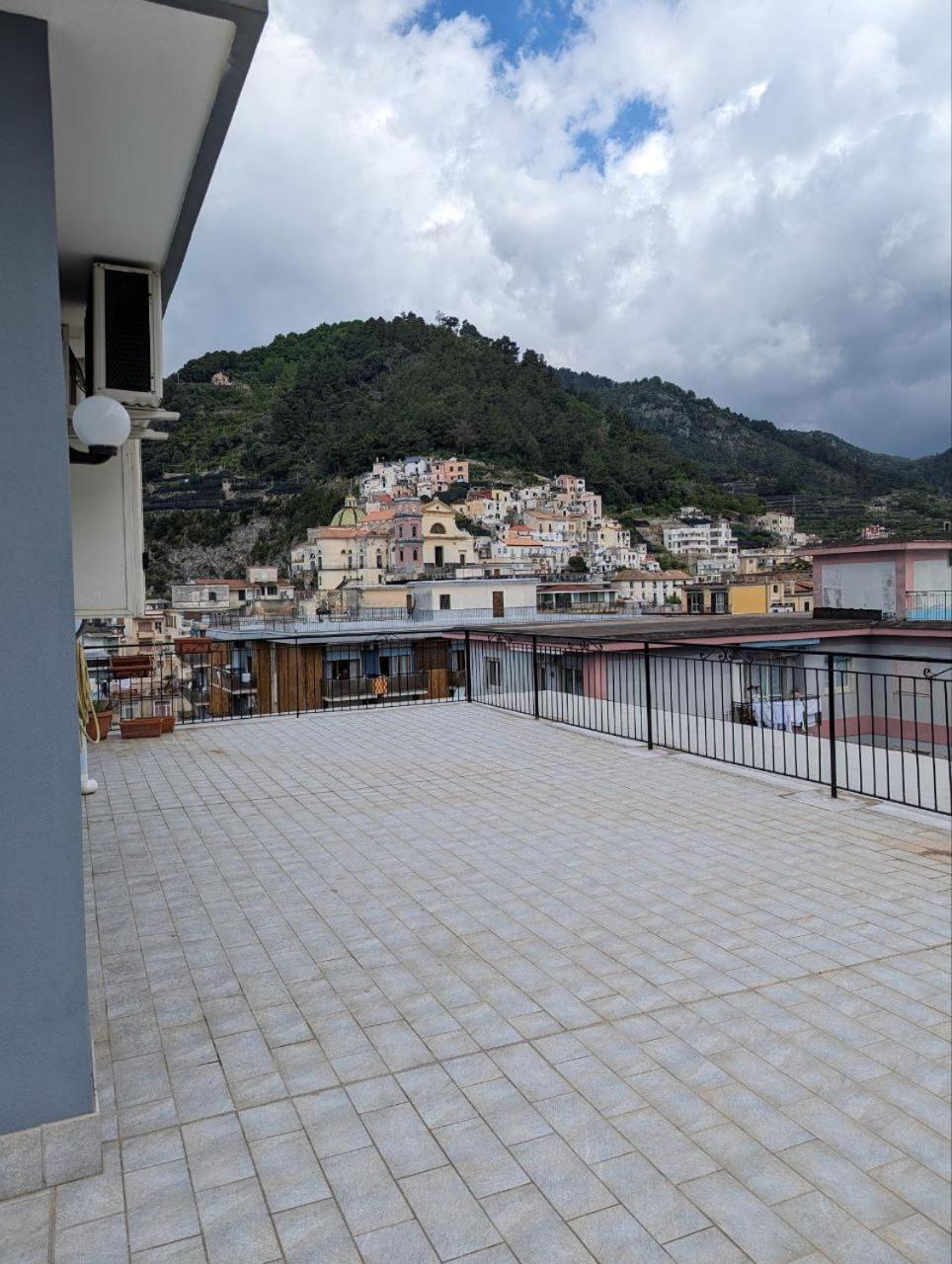 Piccolo Appartamento Con Grande Terrazzo Panoramico Maiori Exterior foto