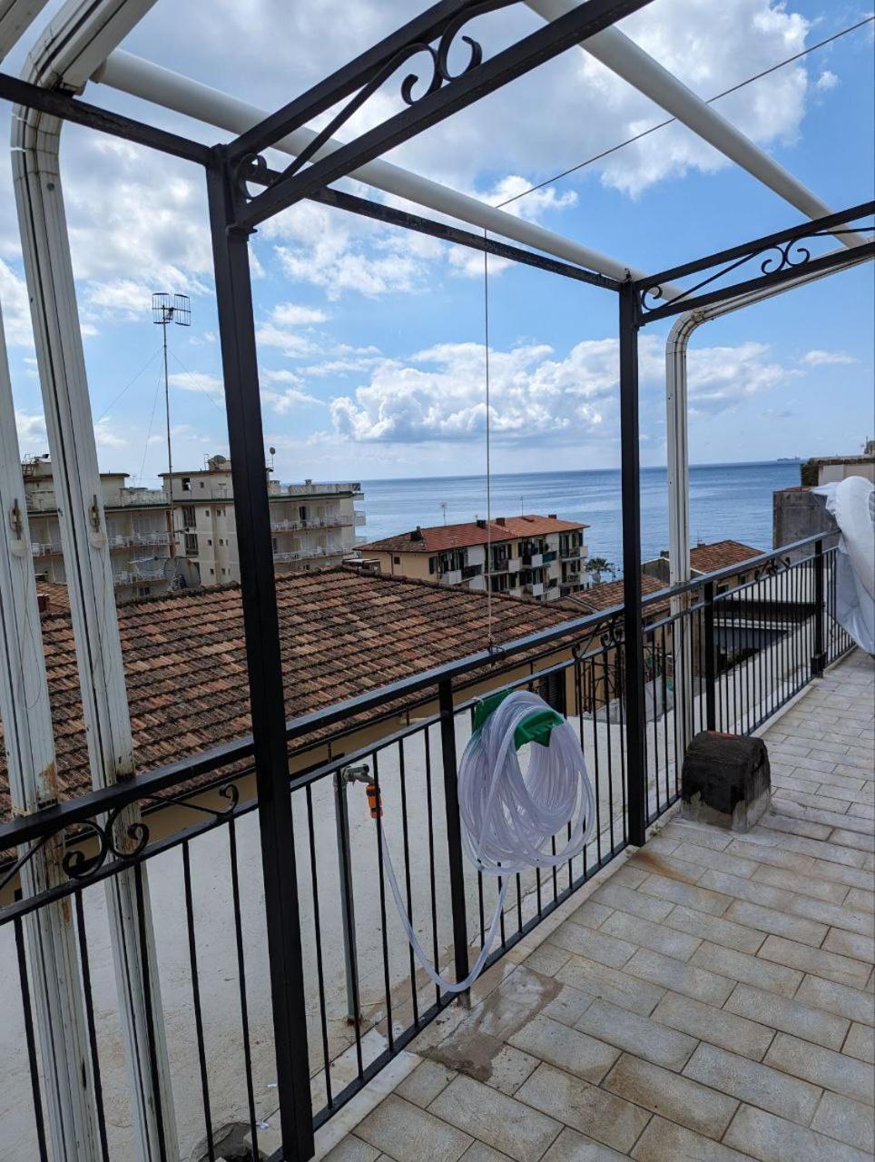 Piccolo Appartamento Con Grande Terrazzo Panoramico Maiori Exterior foto